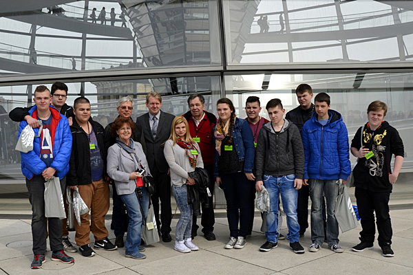 Die 10. Klasse der Herderschule besuchte MdB Dirk Vöpel im Deutschen Bundestag
